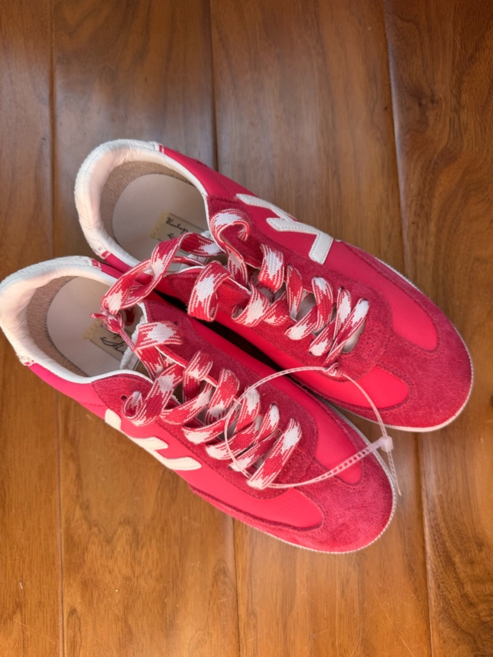 NWT Vintage Havana Hot Pink Low Top Sneakers Sz 9 (no original box) - Picture 4 of 11